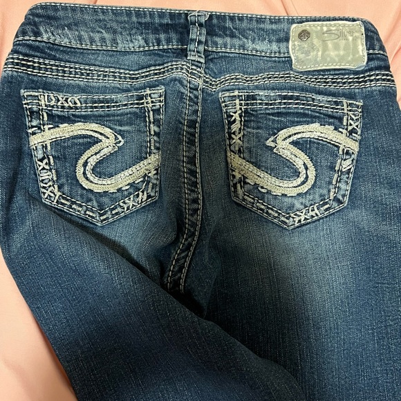 🌸A bundle of ladies jeans 👖 clothes are name brand 😊 - Picture 3 of 16